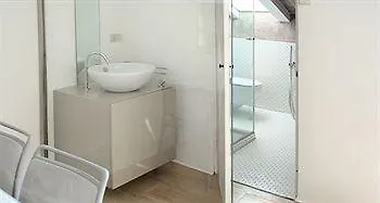 Apartment Corsocomootto Milan Italy